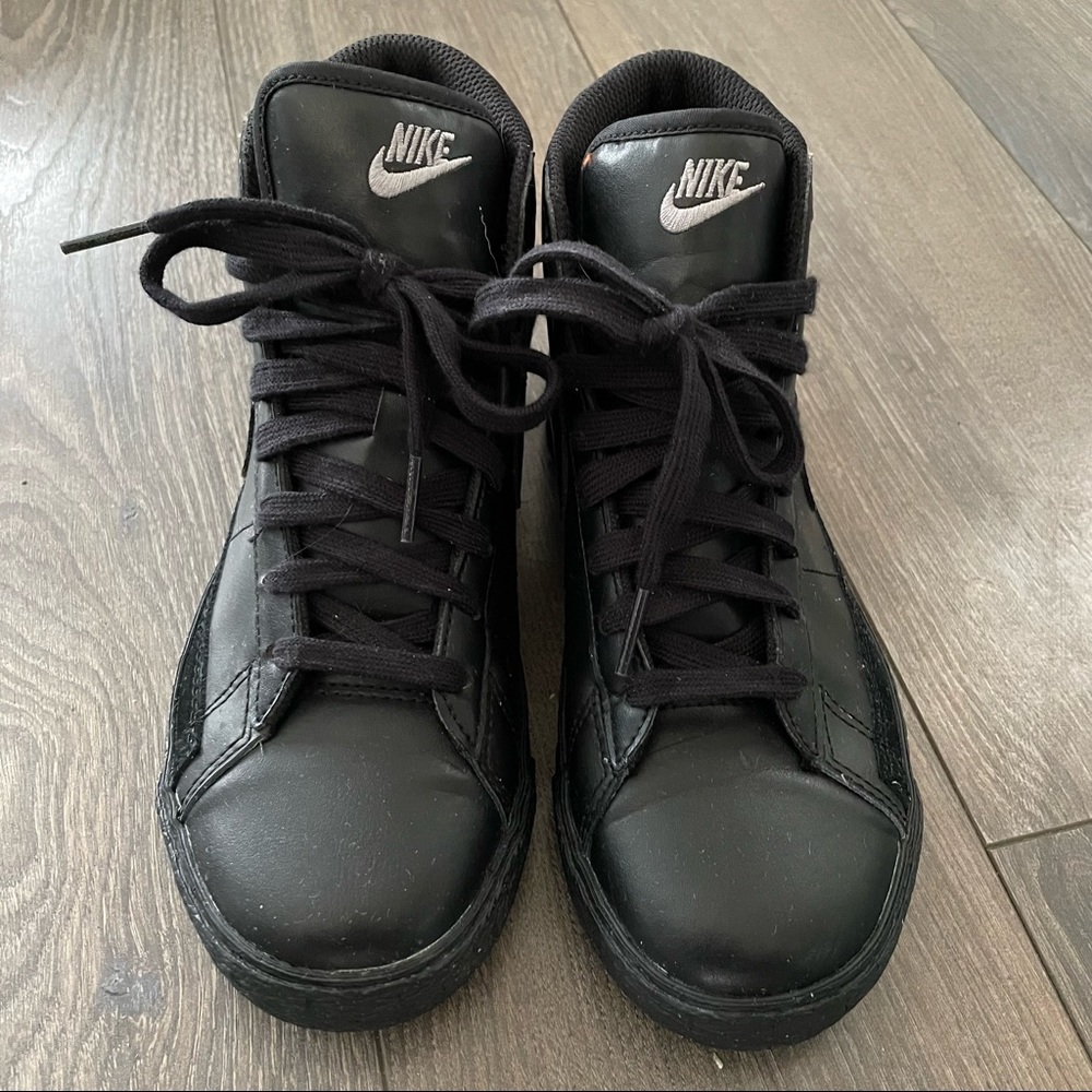 Nike Blazers. Black. Size 3Y (kids)